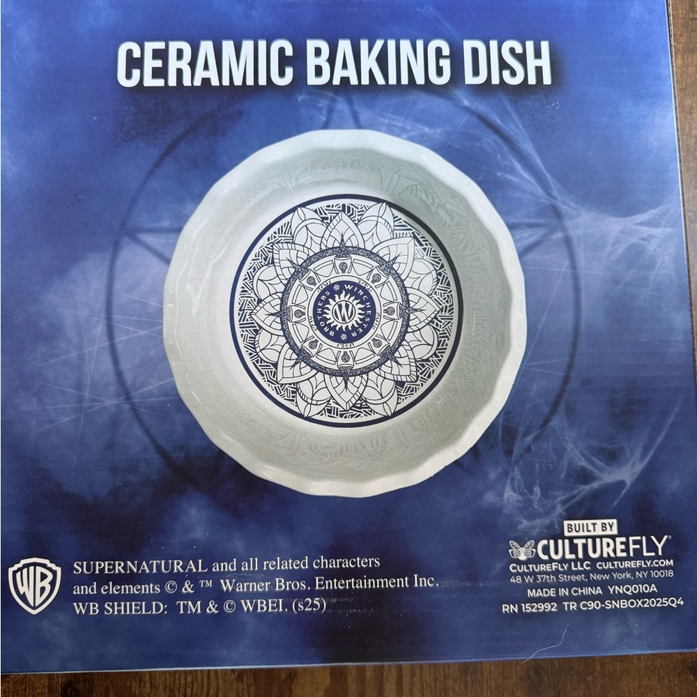 Supernatural Culturefly Baking Bundle Ceramic Baking Dish Towel Pie Server - Picture 8 of 11